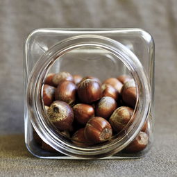 坚果界的三巨头，百草味、洽洽和良品铺子