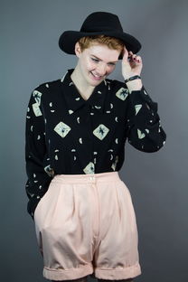 羽绒西服女装品牌，时尚与品质的完美结合