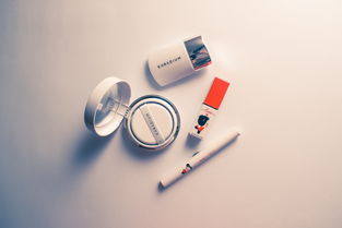 成年人唇彩，打造完美妆容的秘密武器