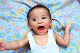 婴幼儿奶瓶选择指南，品牌与材质大比拼