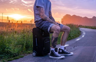 漫步青春英伦风—揭秘青春英伦男鞋品牌的魅力之旅