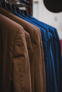 西服定制店，品牌店还是个性化定制？