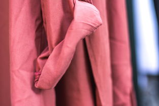 品牌短款面包服女款西服，时尚与实用的完美结合
