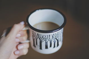 警惕！品牌甘杯奶茶骗局揭秘，消费者需擦亮双眼
